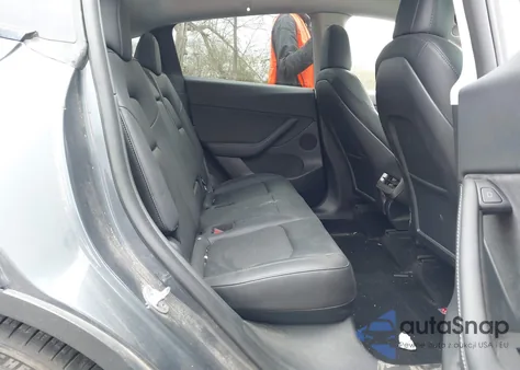 2022 Tesla Model Y Performance Dual Motor All-Wheel Drive z USA, uszkodzony, nr VIN 7SAYGDEF2NF508002